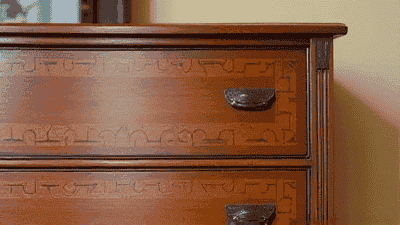 Understanding Different Finishes: Furniture Care for Lacquer, Oil, and Varnish